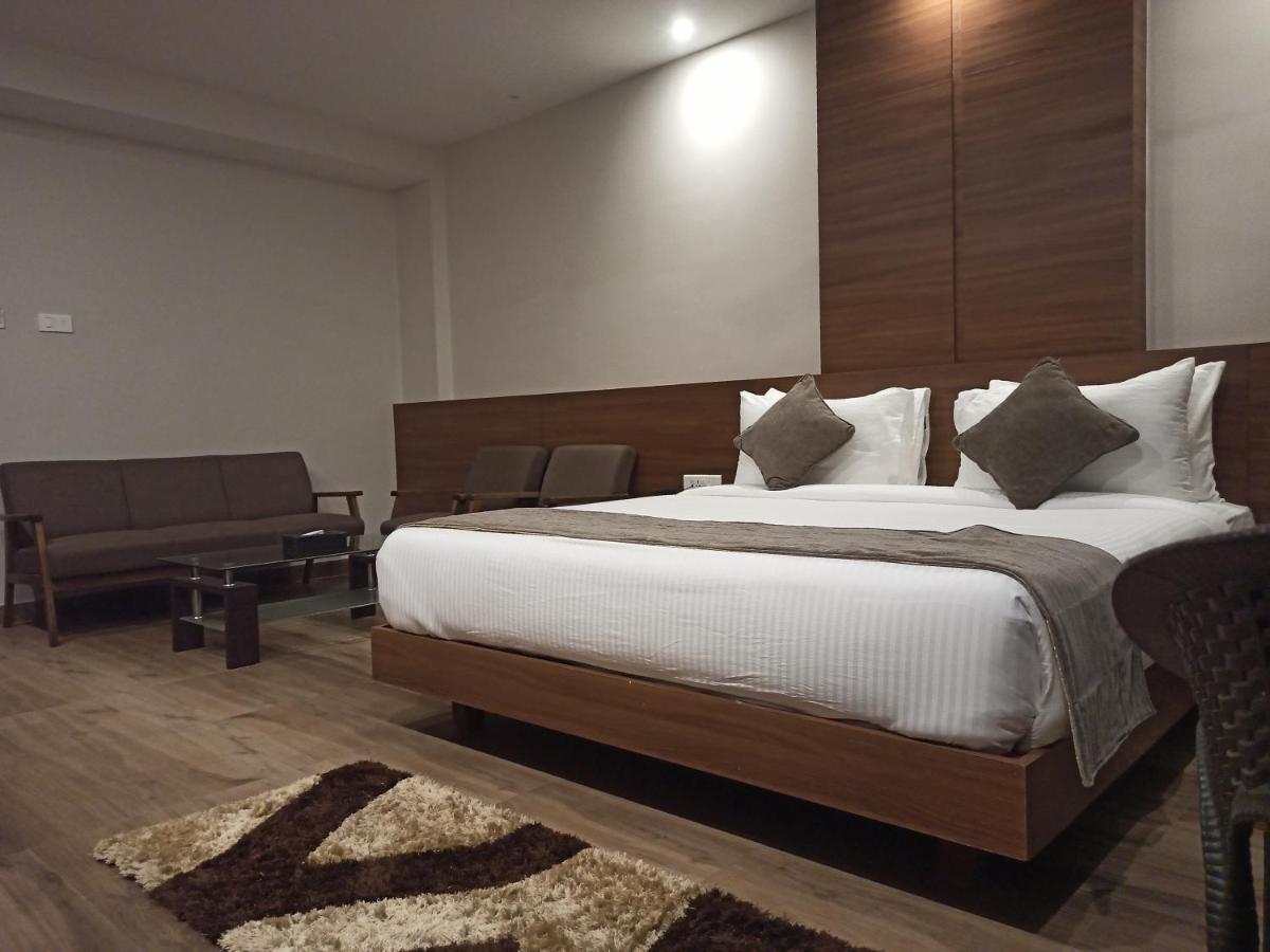 Hotel Tree Fern Dibrugarh 外观 照片