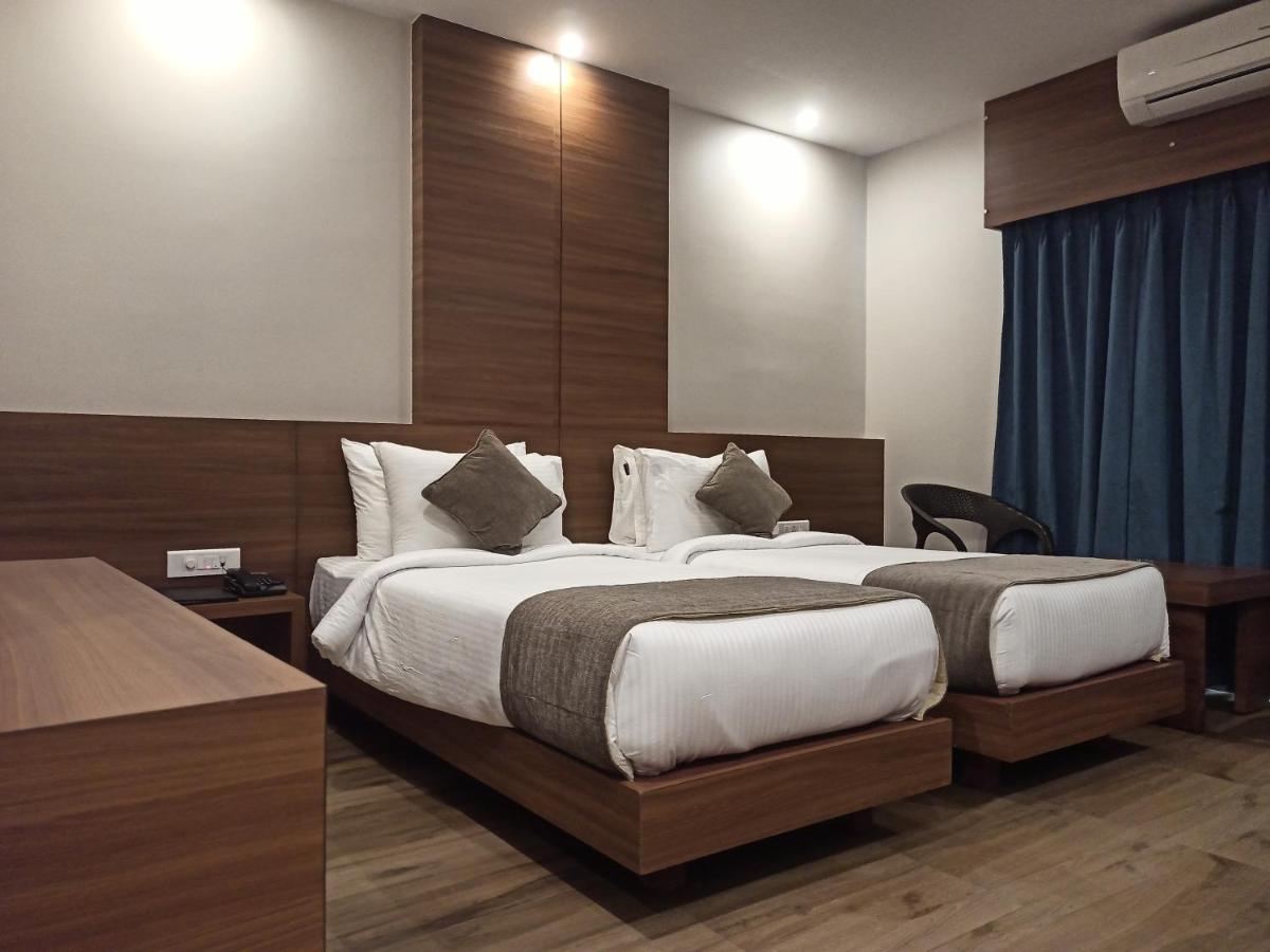 Hotel Tree Fern Dibrugarh 外观 照片